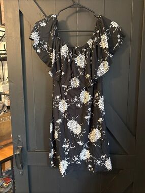 Hot Gal Black Floral Off-Shoulder Dress